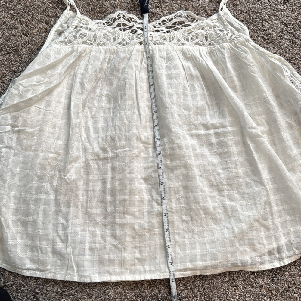 American Eagle XL White Lace Trim Women's Top NWT - Picture 8 of 9